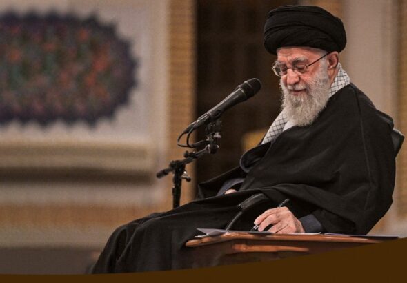 Sayyid_Ali_Khamenei_writing